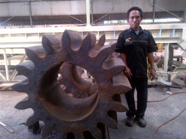 Mill pinion